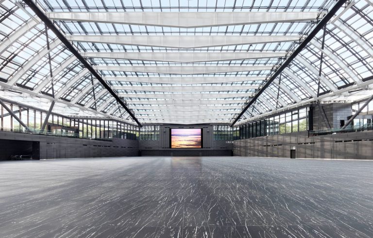 新宿住友ビル 三角広場